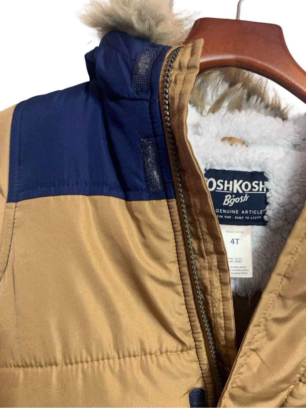 Oshkosh‎ B’gosh Faux Fur Collar Coat Size 4T Brown and Navy